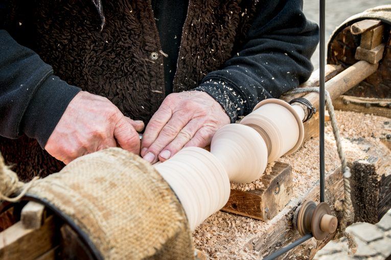 25 Wood Lathe Projects for Beginners: Ideas, Plans & Video Tutorials