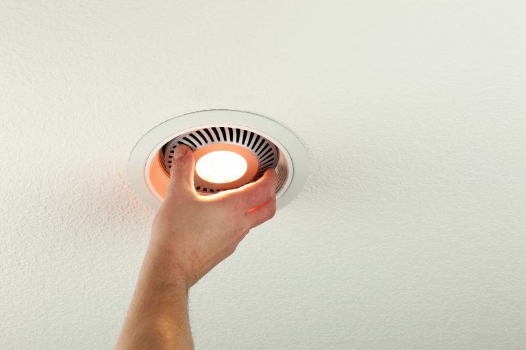 How To Change Bulb In Recessed Ceiling Light With Cover A Complete Guide   IStock 185302326 768x512 